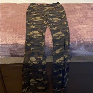Camo leggings